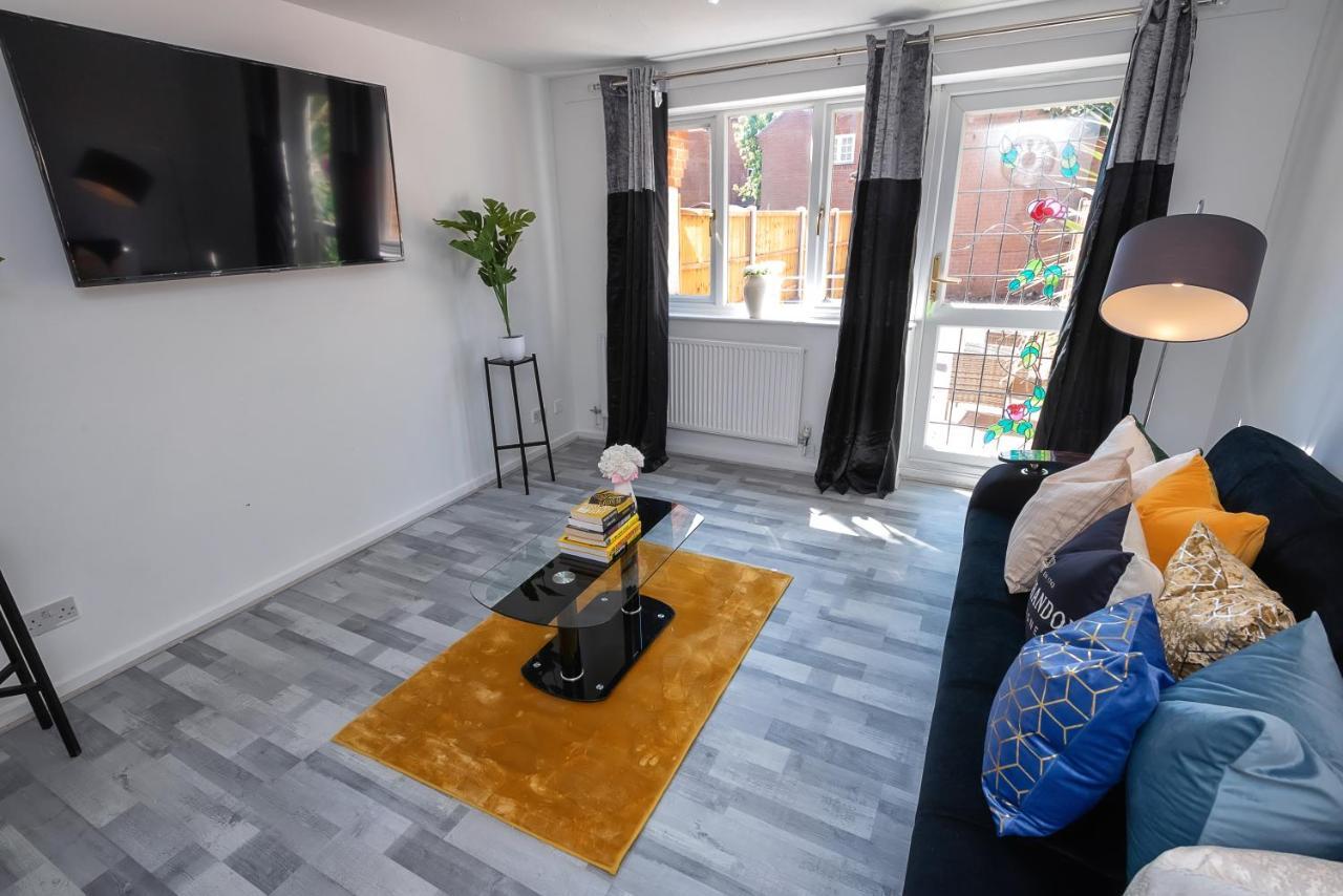 Holiday home I London! A Stunning 2bed Sleeps 1-4!