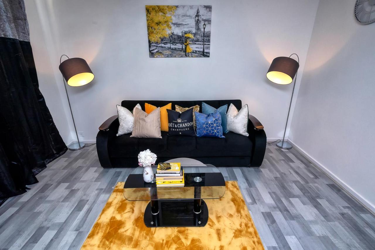 Holiday home I London! A Stunning 2bed Sleeps 1-4!