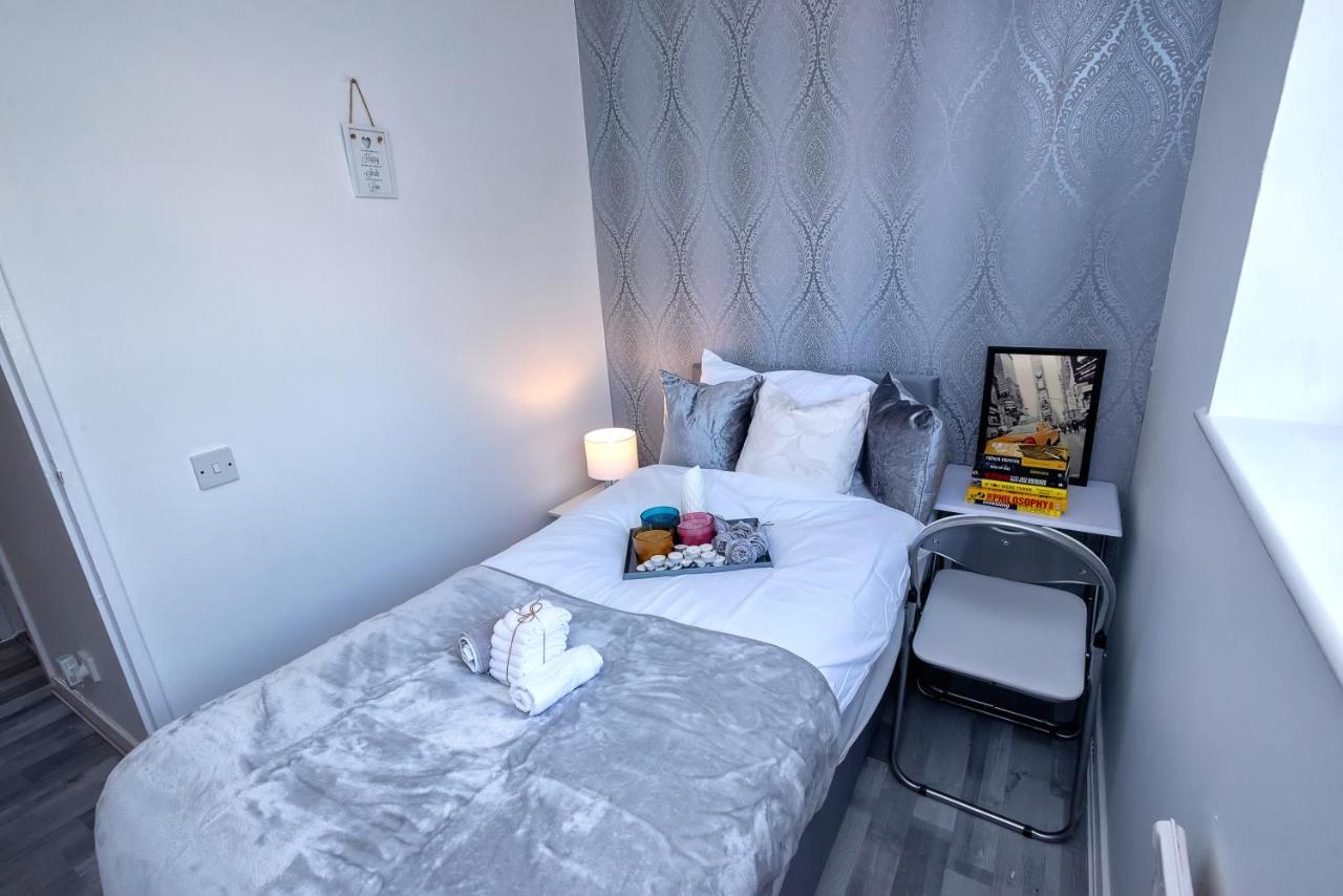 Casa de Férias I London! A Stunning 2bed Sleeps 1-4! *